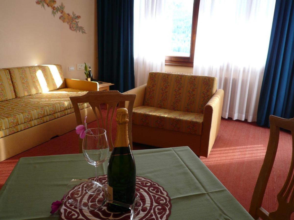 Rta Hotel Catturani Мадонна-ді-Кампільйо Екстер'єр фото