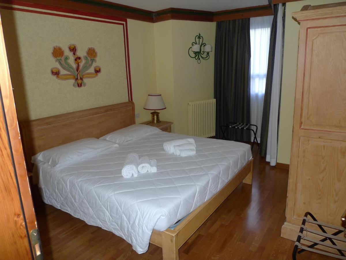 Rta Hotel Catturani Мадонна-ді-Кампільйо Екстер'єр фото