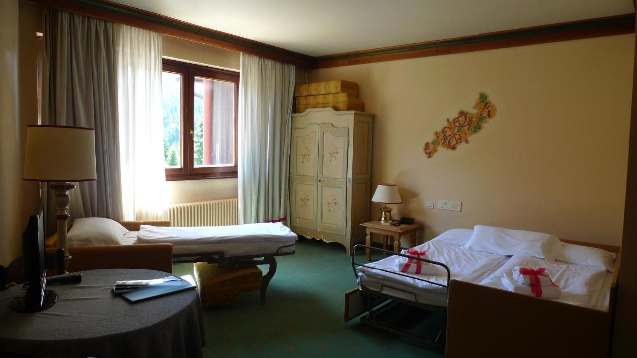 Rta Hotel Catturani Мадонна-ді-Кампільйо Екстер'єр фото